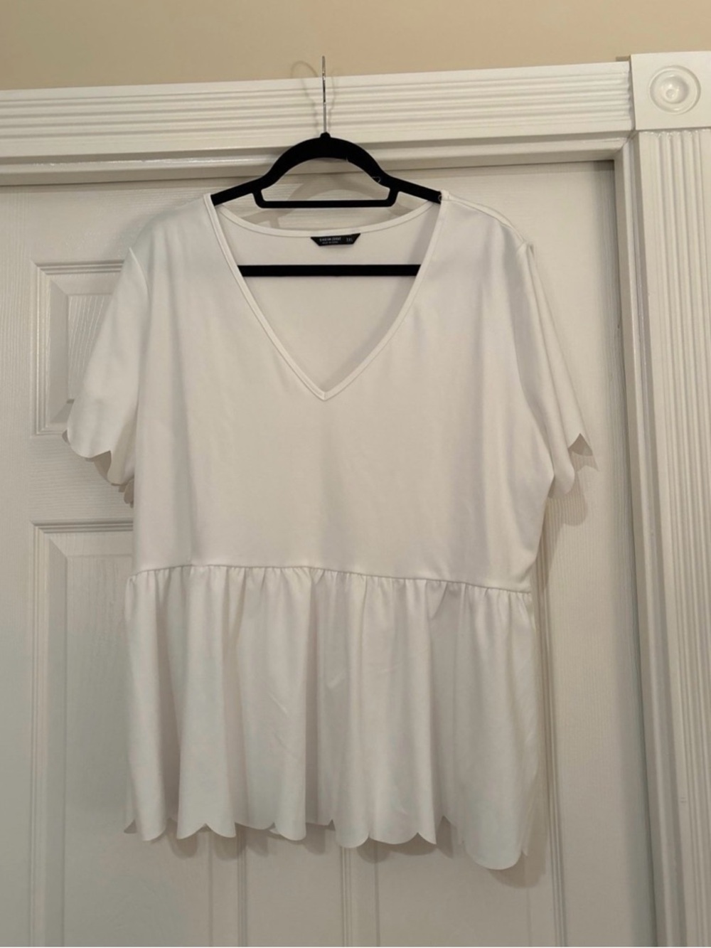 Women's V-Neck Peplum Top - White
